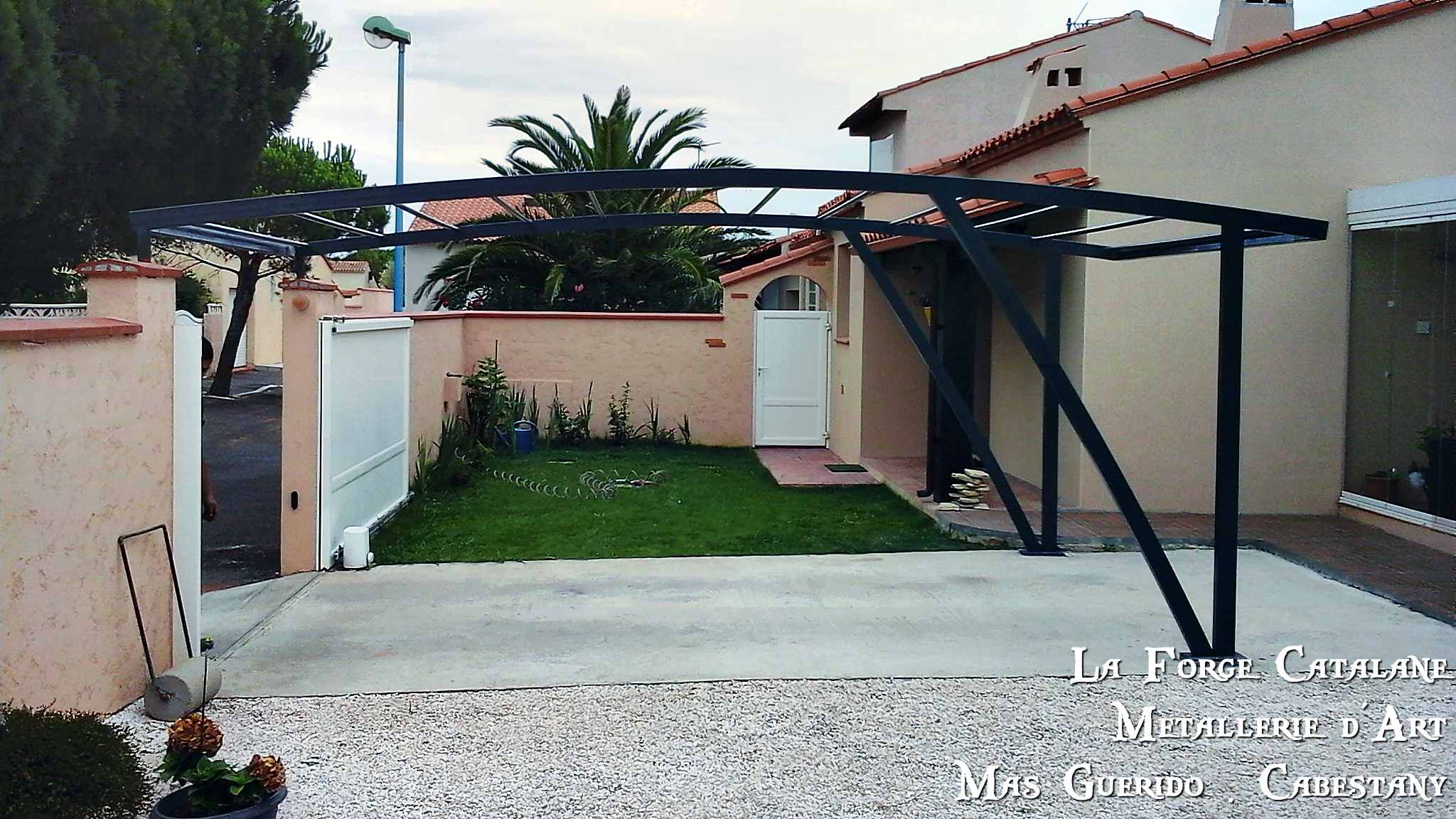 pergola moderne tube cintree fer Forge Catalane Cabestany (4).jpg